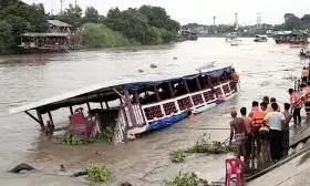 4 Year Old Boy Dead, 2 Missing As Boat Capsizes In Assam 4 Year Old Boy Dead, 2 Missing As Boat Capsizes In Assam