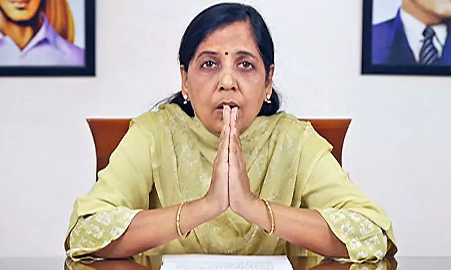 Netas’ Wives Swing To ‘Jailhouse Rock’