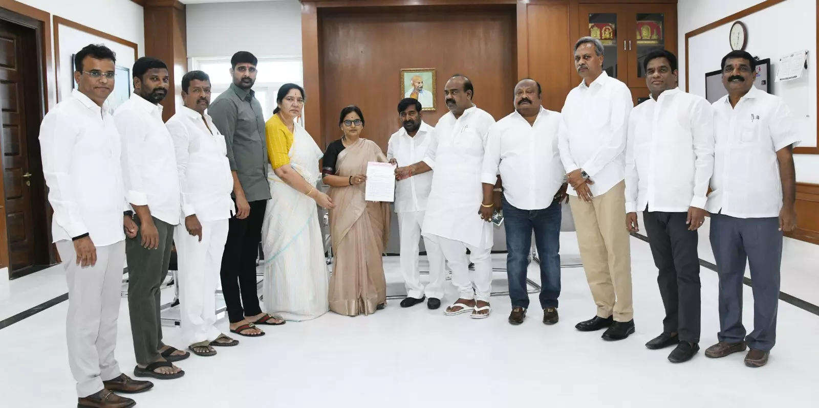 BRS Asks CM to Order Crop Loss Enumeration, Pay Rs 25,000 Per Acre Compensation to Farmers BRS Asks CM to Order Crop Loss Enumeration, Pay Rs 25,000 Per Acre Compensation to Farmers