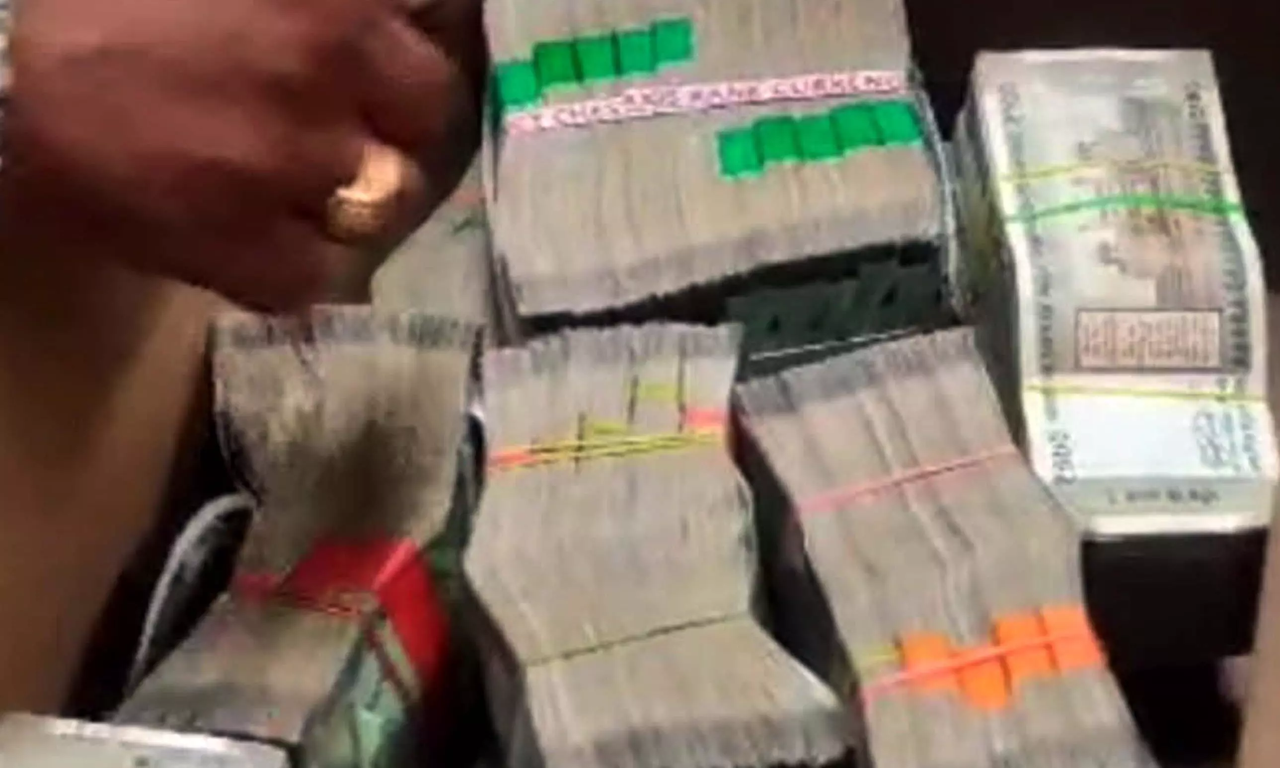 City Police Seize Rs. 1.6 Crore at Two Checkpoints City Police Seize Rs. 1.6 Crore at Two Checkpoints