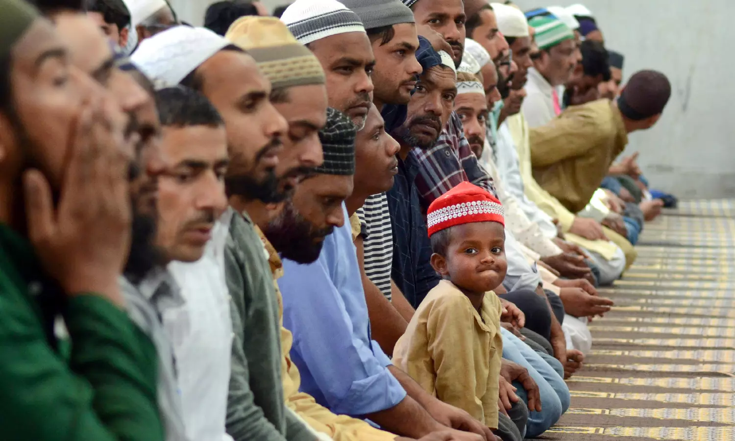 Mosques See Huge Turnout as Ramzan Enters Last Days Mosques See Huge Turnout as Ramzan Enters Last Days