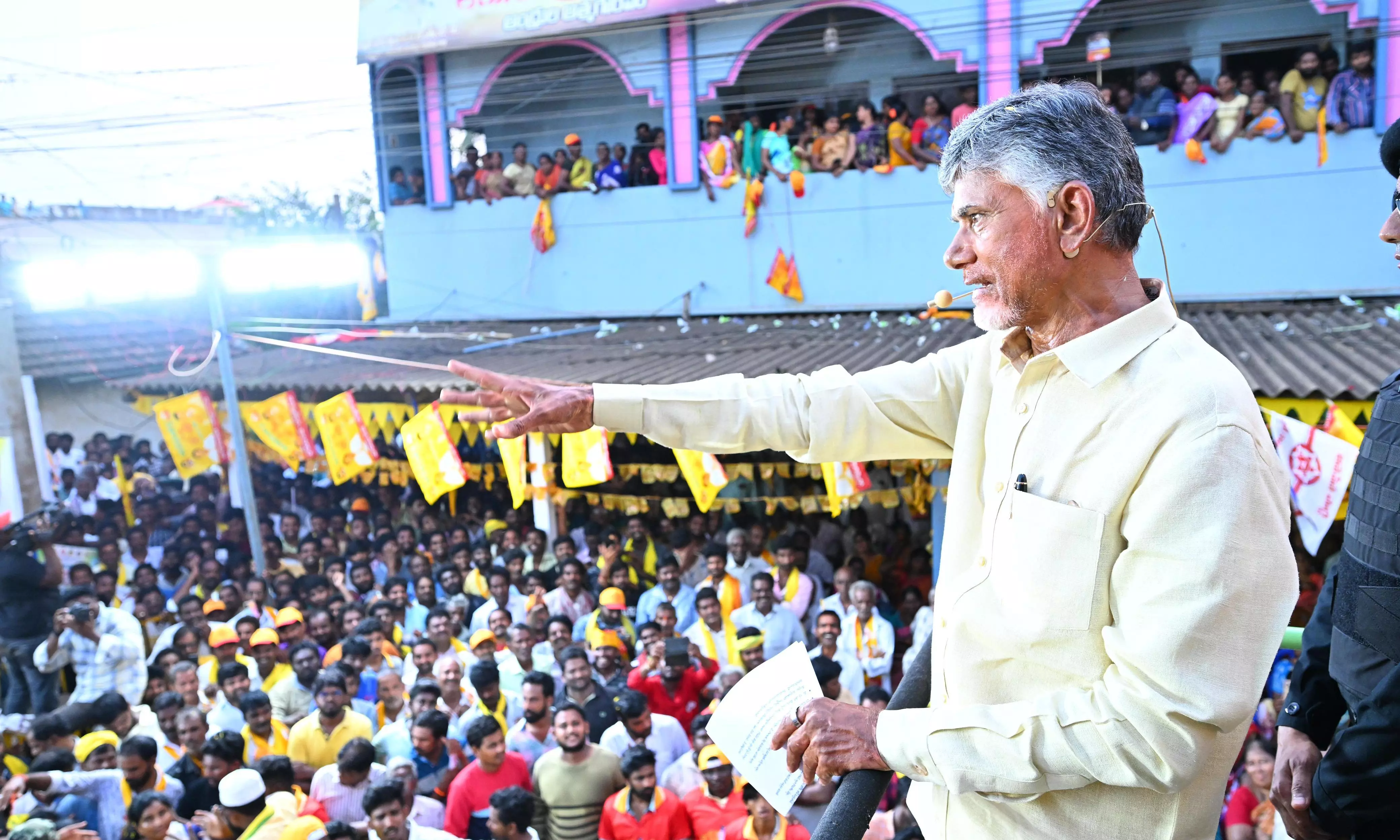 Naidu sounds confident of TD-JS-BJP win Naidu sounds confident of TD-JS-BJP win