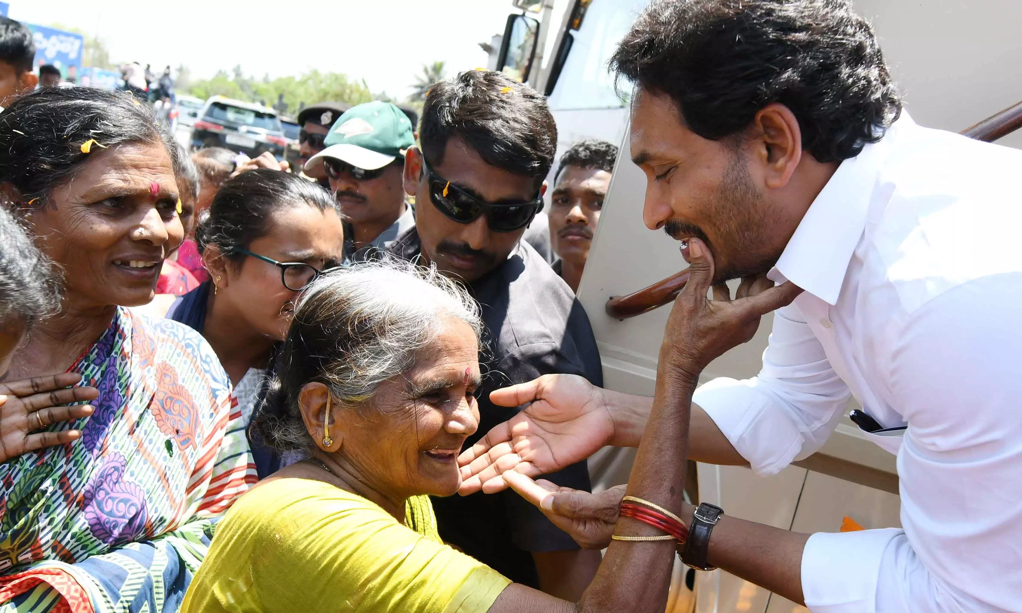 Jagan Pitches AP Polls as Battle Between Right and Wrong