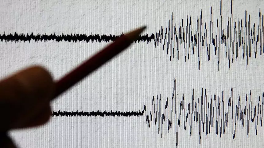 Magnitude-6.0 quake shakes northeast Japan, no tsunami alert