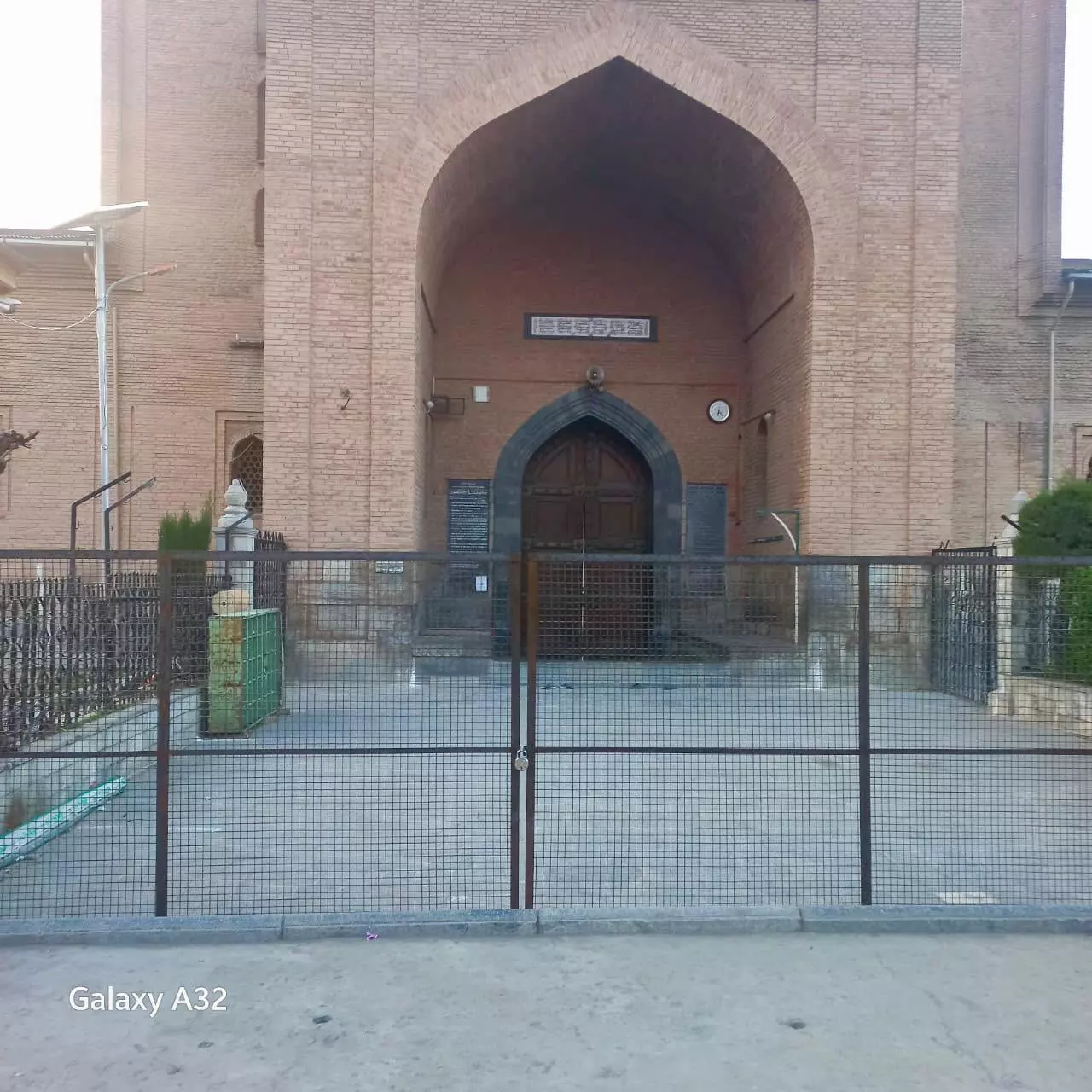 Srinagar’s Grand Mosque Again Shut; This Time for Shab-E-Qadr Congregation
