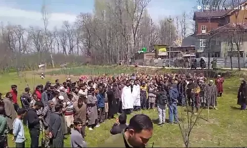 Kashmir Orchardists Up in Arms Against ‘Forcible’ Takeover of Their Lands Kashmir Orchardists Up in Arms Against ‘Forcible’ Takeover of Their Lands