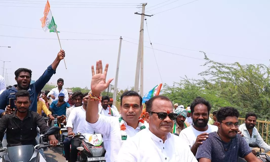 Komatireddy and Bhongir LS Candidate Inaugurate Mutyalamma Idol