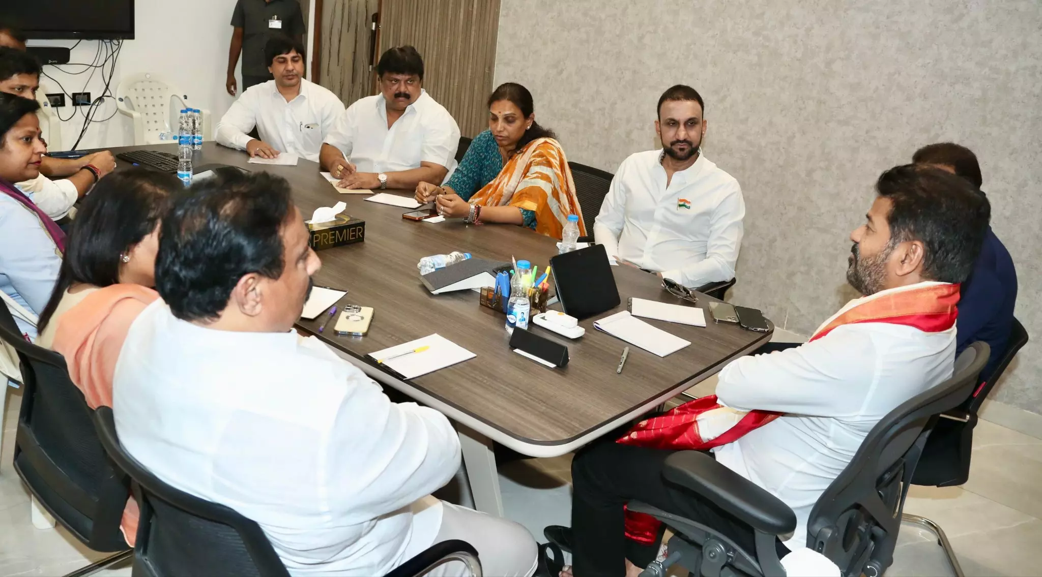 Revanth Asks Congress Leaders to Work for Party’s Win Revanth Asks Congress Leaders to Work for Party’s Win