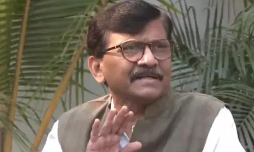 Shiv Sena UBT Urges People to Show Courage to Oust Modi Shiv Sena UBT Urges People to Show Courage to Oust Modi