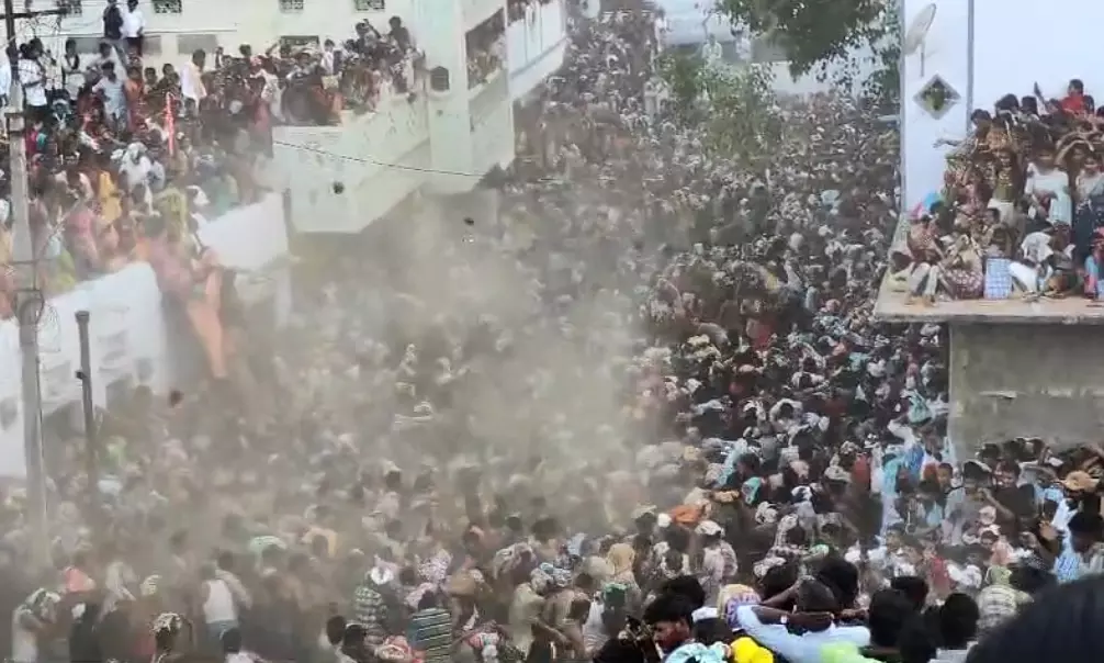 Celestial Fight with Cow Dung Cakes in Hand in Kurnool