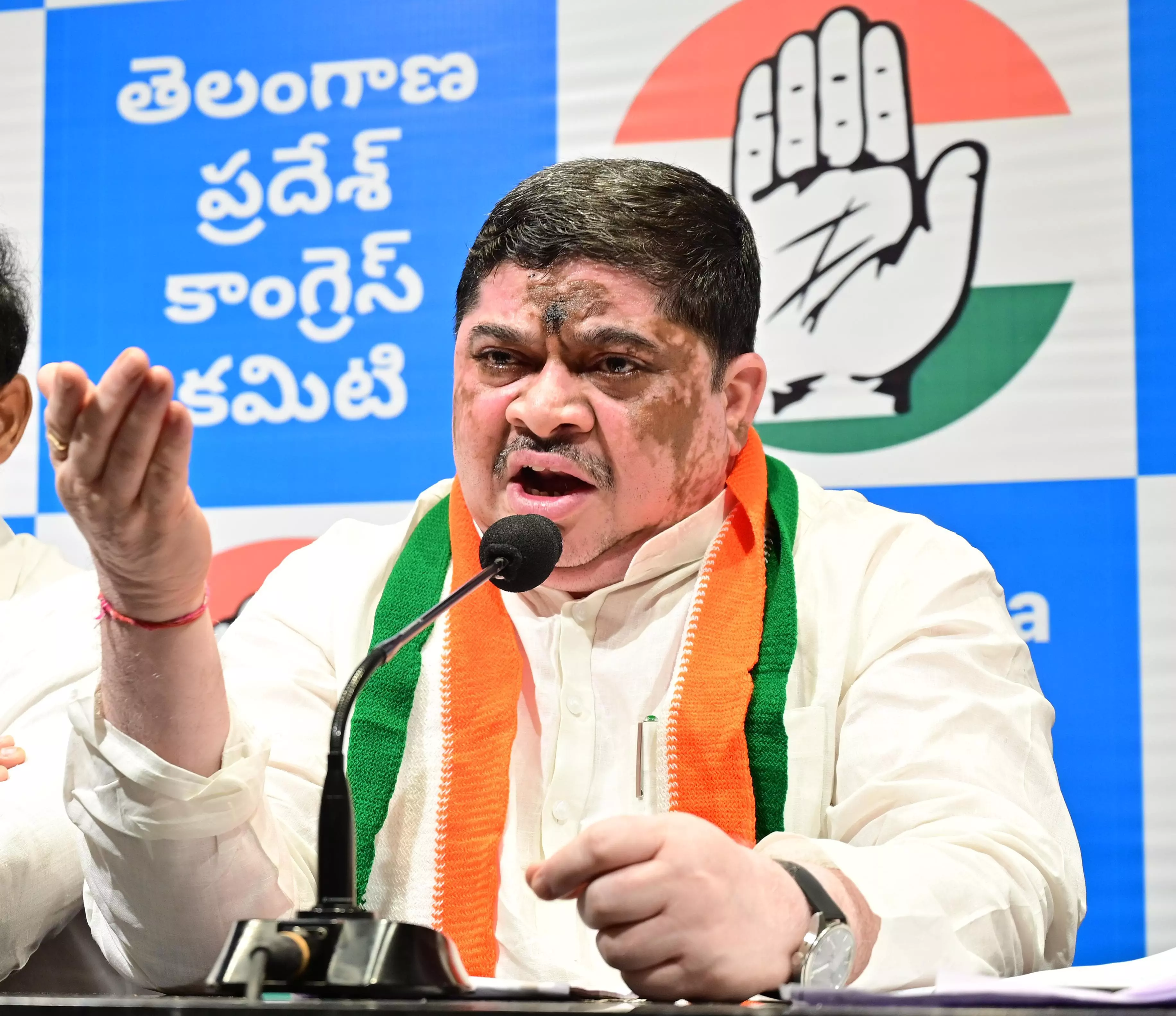 Congress Deeksha in Karimnagar is to Uphold Democratic Values: Ponnam