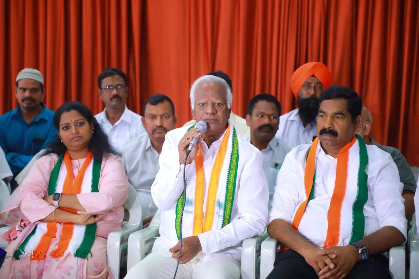 BJP doing politics in the name of castes and communities: Congress BJP doing politics in the name of castes and communities: Congress