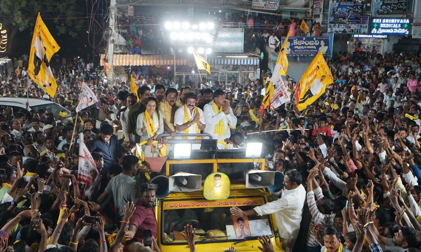 Balayya Launches Bus Yatra