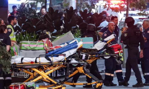 Man Stabbed to Death 6 People in a Sydney Shopping Center