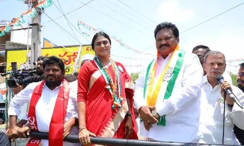 YSRC sitting MLA Chittibabu joins Congress