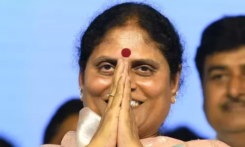 Vijayamma Leaves for US Amid Turf War Within YSR Family