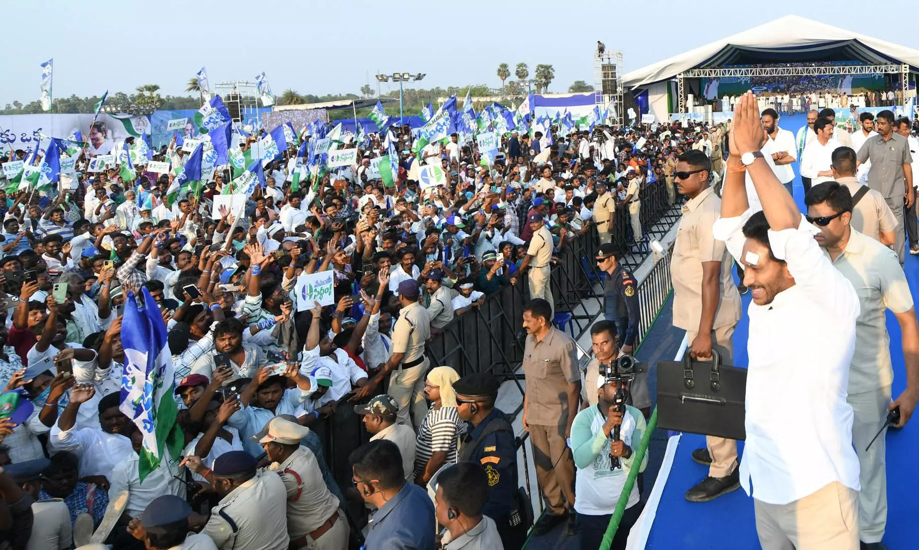 Throwing a stone at me will not avert the defeat of evil and rich forces: CM Jagan