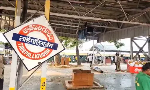 Man dies while trying to board moving train in Tadepalligudem