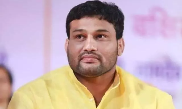 Congress Leader to Contest Sangli Seat Against Shiv Sena UBT Candidate