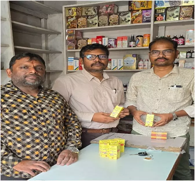 White petroleum jelly illegally manufactured without drug license seized