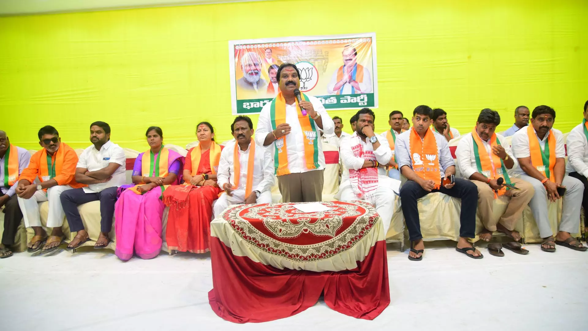 BJP Gains Momentum in Warangal as BRS Activists Join