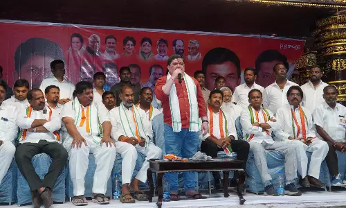 Ponnam to Sanjay: Use Modi’s photo, not Lord Rama’s, for Votes