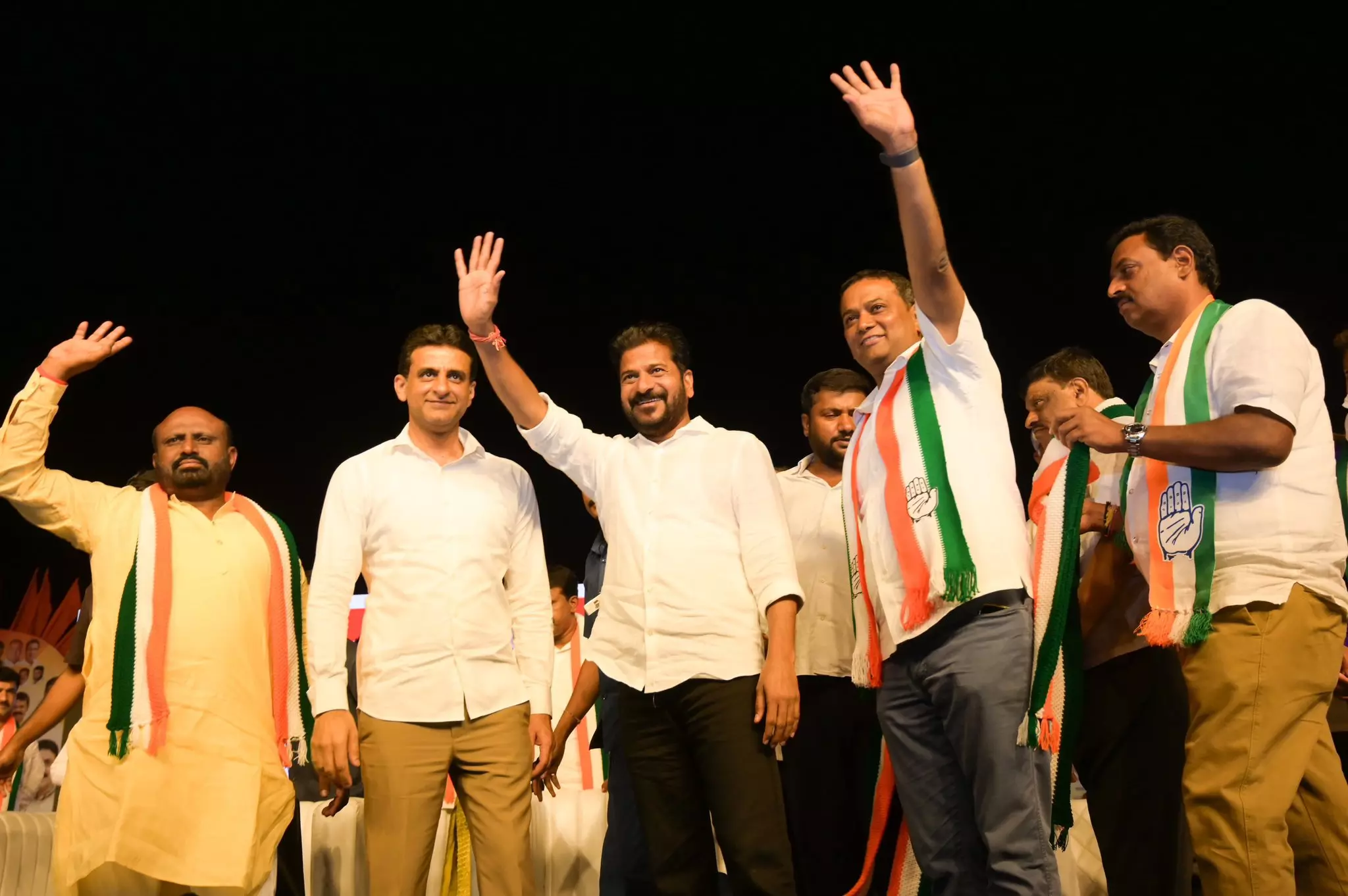 Congress Seeks 20 Seats in Karnataka: Revanth Congress Seeks 20 Seats in Karnataka: Revanth