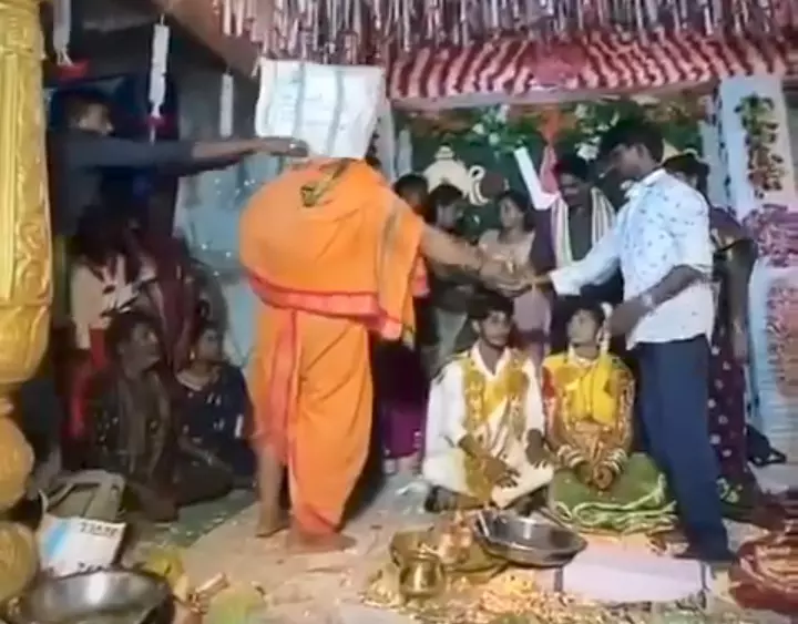 Brahmin Associaton Demand Justice for Priest Attacked in Kakinada Brahmin Associaton Demand Justice for Priest Attacked in Kakinada