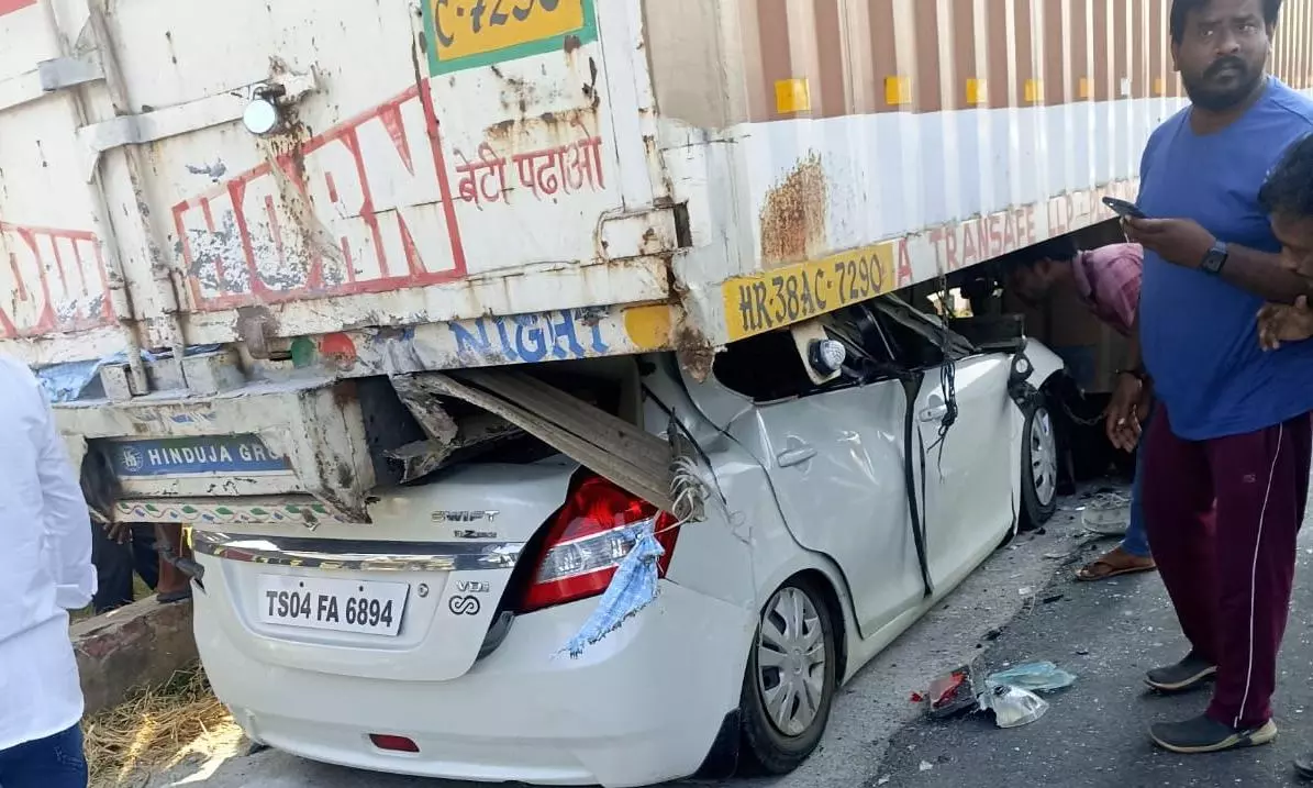 Couple killed as car rams into lorry in Suryapet