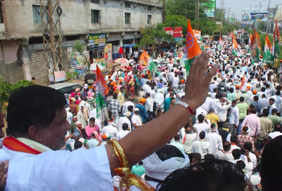 Rajendar Rao files nomination from Congress in Karimnagar