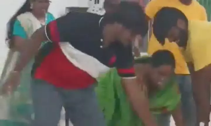 Chilli Powder Spread on Bride’s Relatives, Bride Dragged From Marriage Venue Chilli Powder Spread on Bride’s Relatives, Bride Dragged From Marriage Venue