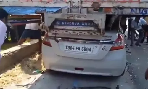 2 Youngsters Die in Suryapet Car Accident