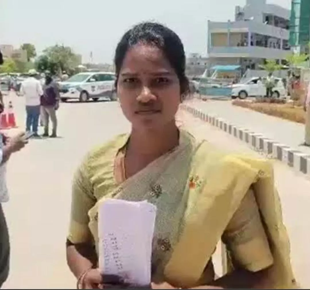 Social media fame Barelakka files nomination for Nagarkurnool Parliament constituency