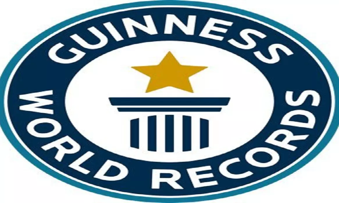 Guinness World Records joins look between X-Y on your keyboard trend Guinness World Records joins look between X-Y on your keyboard trend