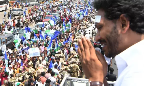 After break, AP CM Jagan Resumes ‘Siddham’ Bus Yatra in Visakapatnam
