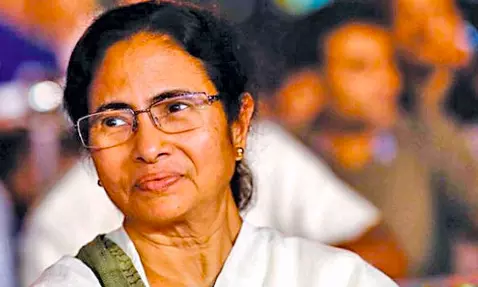 Didi Slams Job Terminations as Gross Injustice, Alleges BJP Conspiracy