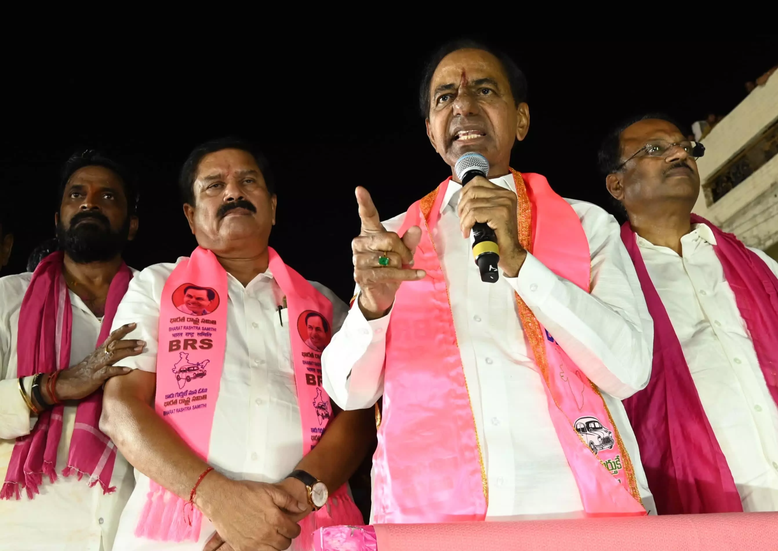 Congress May Stop Rythu Bandhu, Rythu Bima: KCR