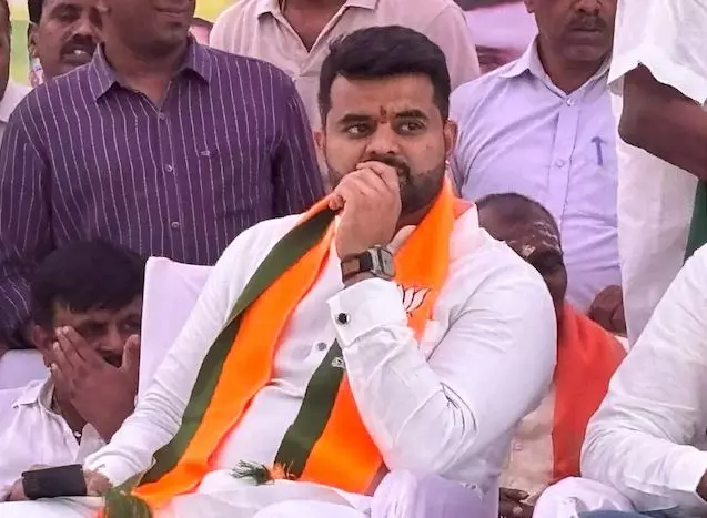 Arrest Warrant Against JD(S) MP Prajwal Revanna Arrest Warrant Against JD(S) MP Prajwal Revanna