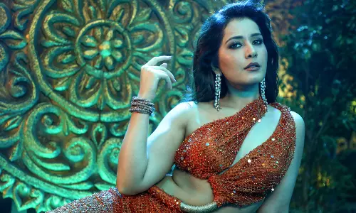 Raashi Khanna goes for an image makeover?