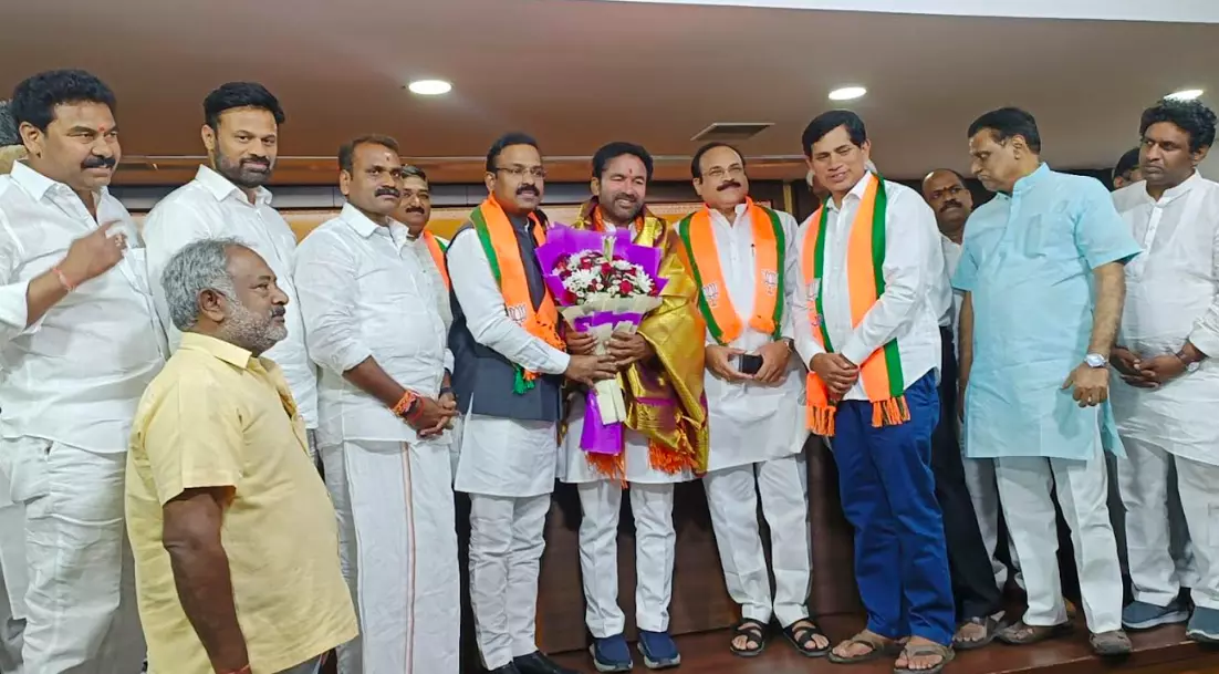 Political Revolving Doors In Adilabad Confuses People Political Revolving Doors In Adilabad Confuses People
