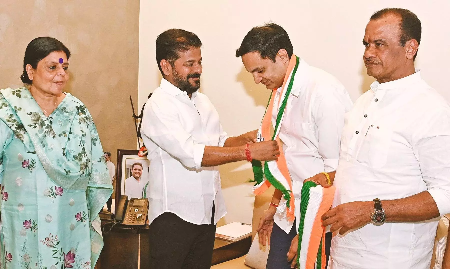 Jolt to BRS in Nalgonda: Gutha Amith Joins Cong.