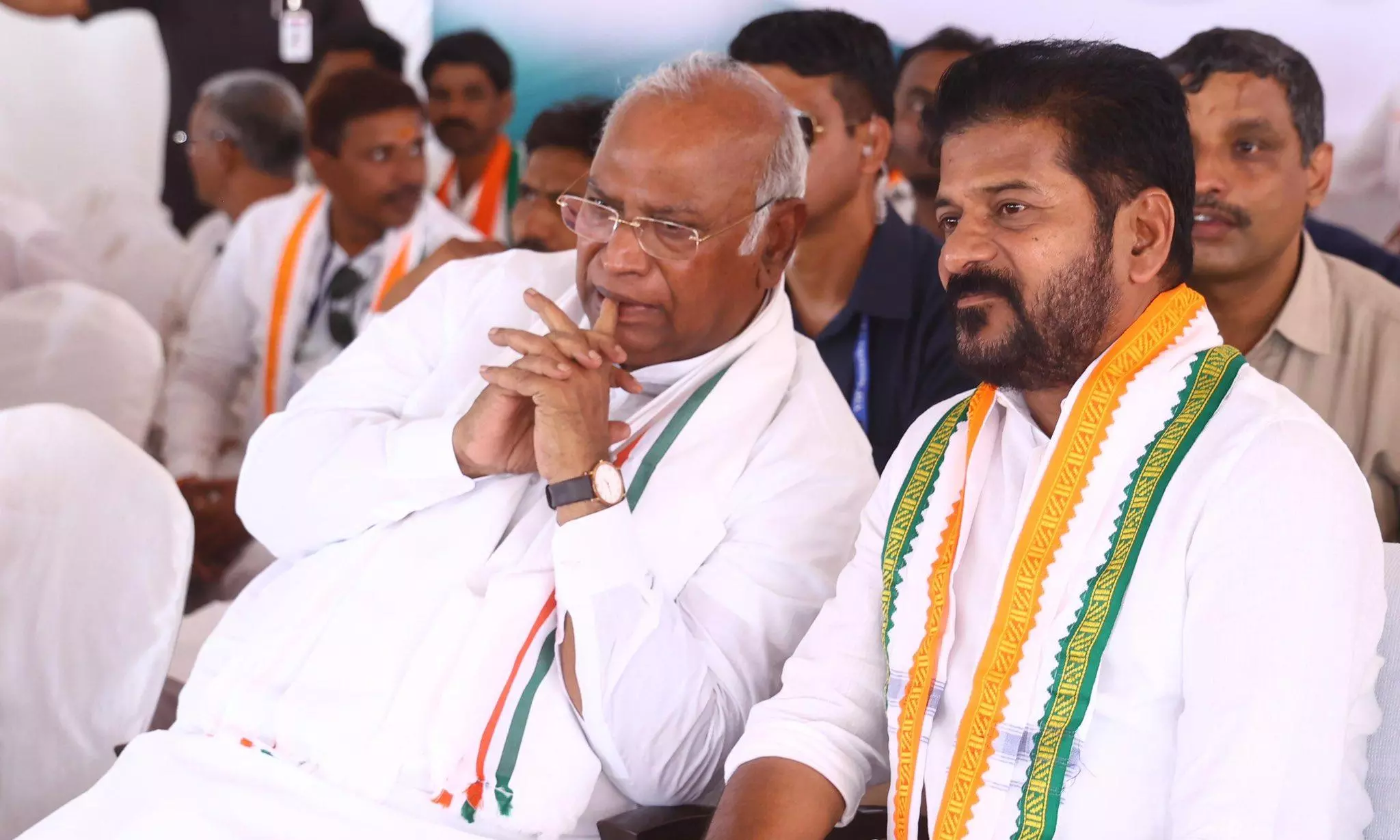 Bring Congress to Power at the Centre, Revanth Urges Karnataka Voters
