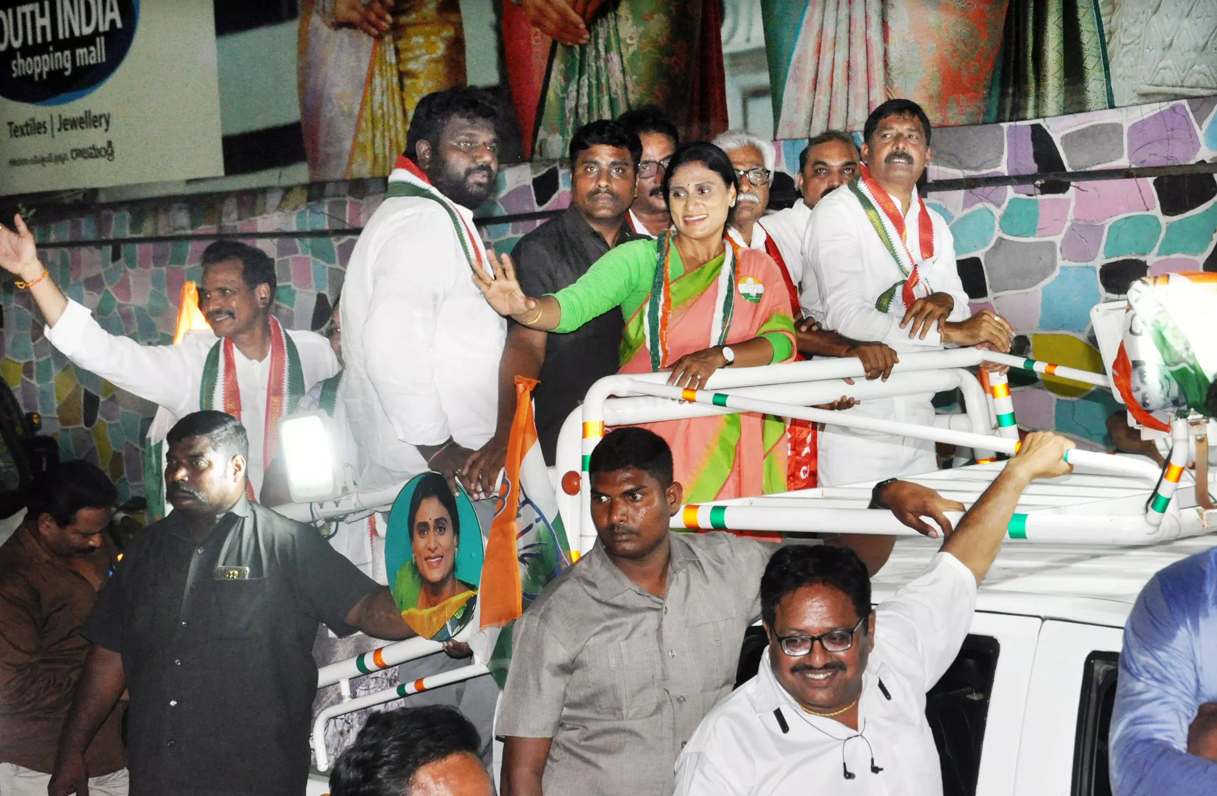 Congress To Bring SCS for 10 Years to Andhra Pradesh Congress To Bring SCS for 10 Years to Andhra Pradesh