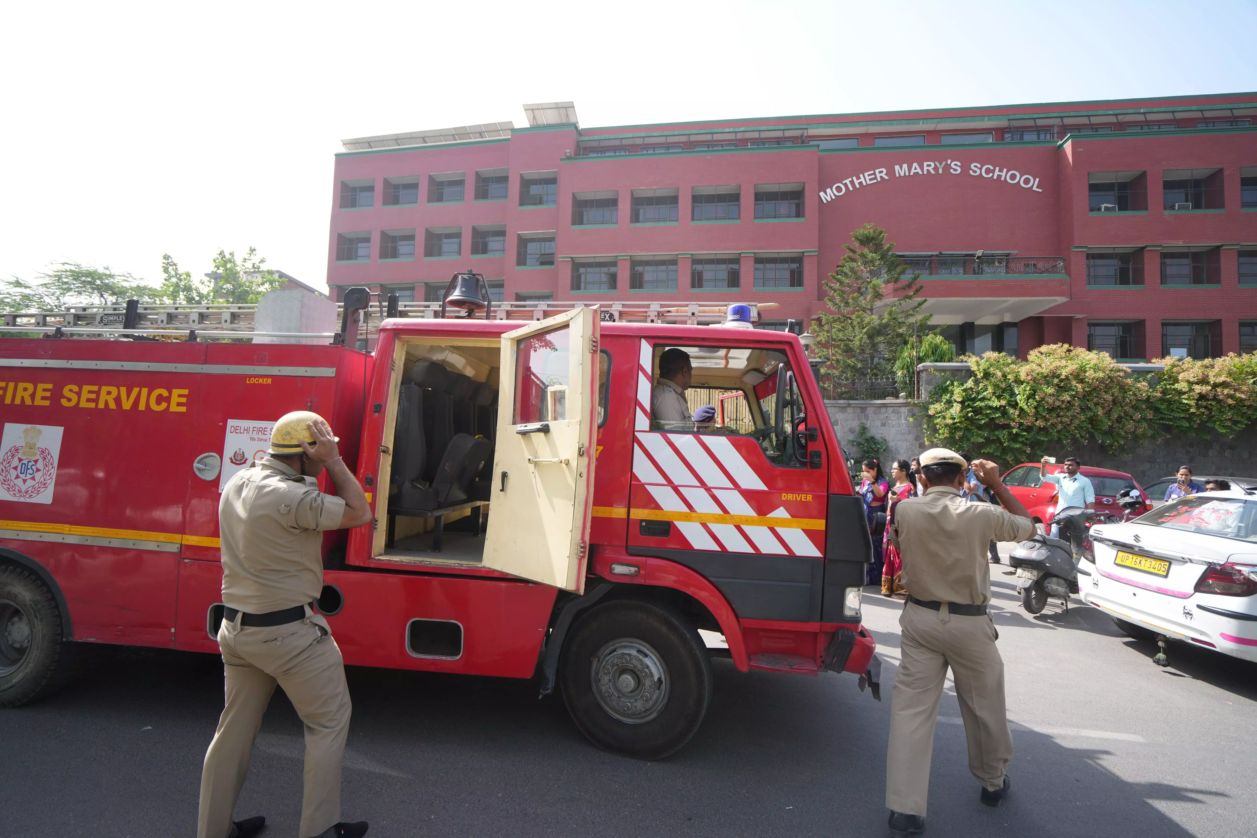 Multiple schools across Delhi-NCR receive bomb threats, searches underway Multiple schools across Delhi-NCR receive bomb threats, searches underway