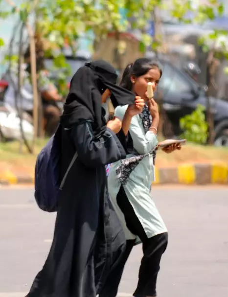 Hyderabad Residents Brave Summer Heat