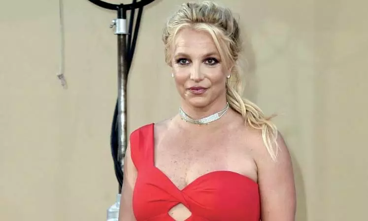 Candid Insights: Britney Spears Hotel Departure Unveils the Strains of Celebrity Life