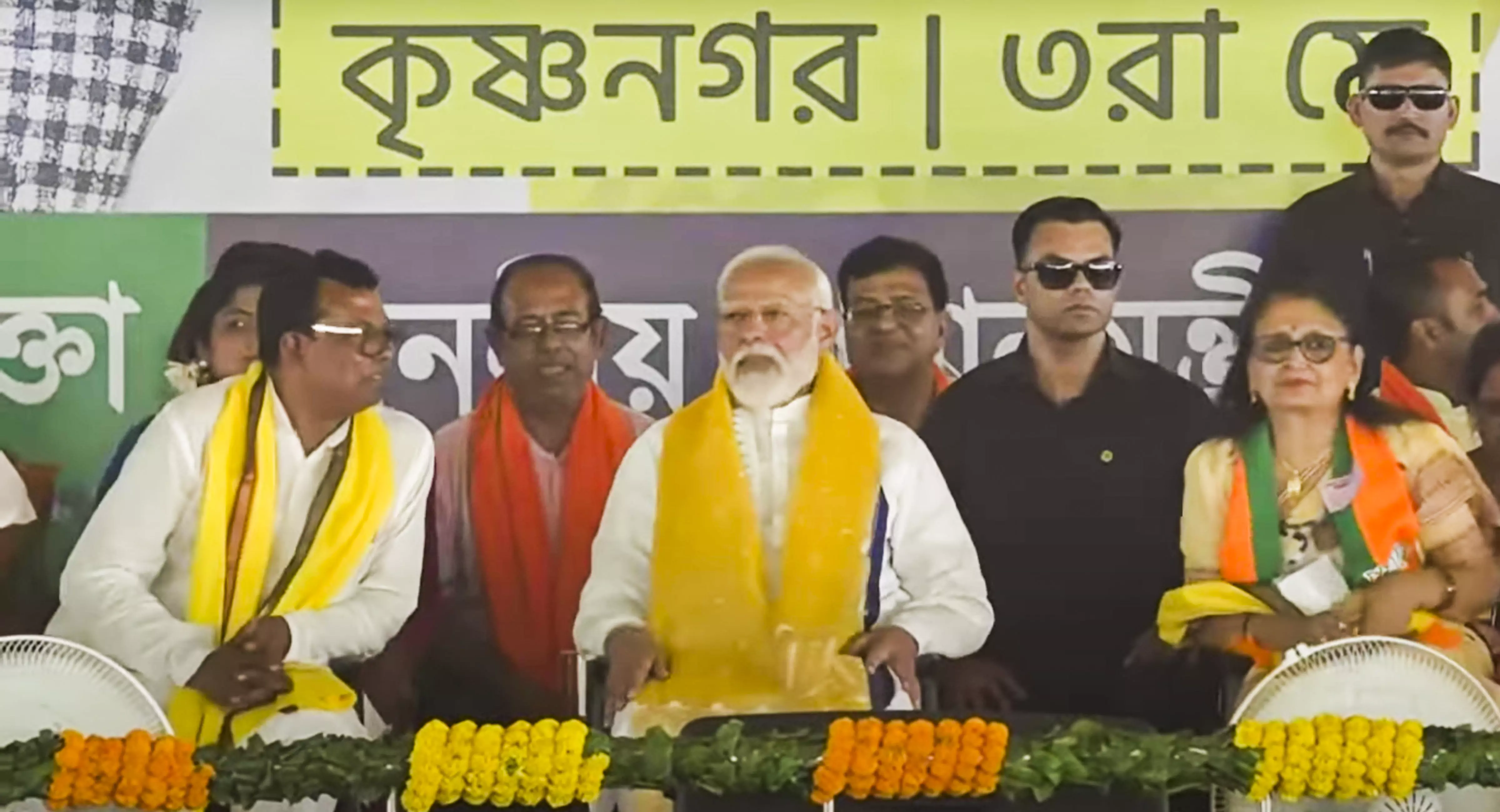 TMC to get 15 Hardly, Congress not even 50: Modi TMC to get 15 Hardly, Congress not even 50: Modi