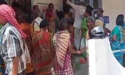 Pensioners wait for hours in hot sun before banks for pensions