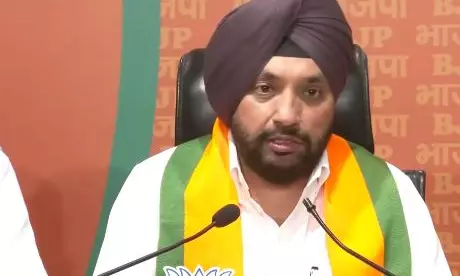 Former Delhi Congress president Arvinder Singh Lovely joins BJP