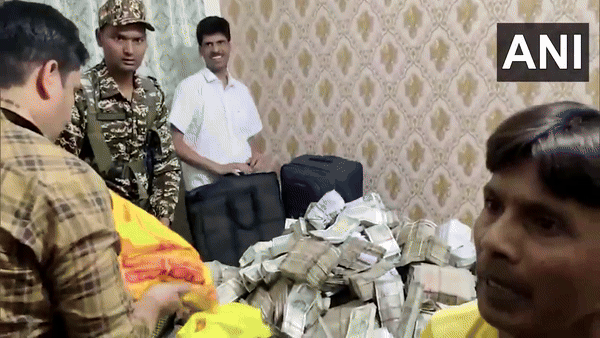 ED seizes huge cash from household help of Jharkhand ministers aide